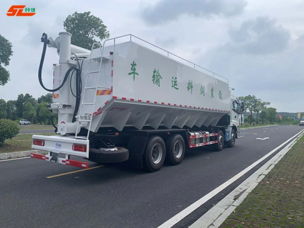 神綠5312ZSLB5飼料車（福田歐曼40方）